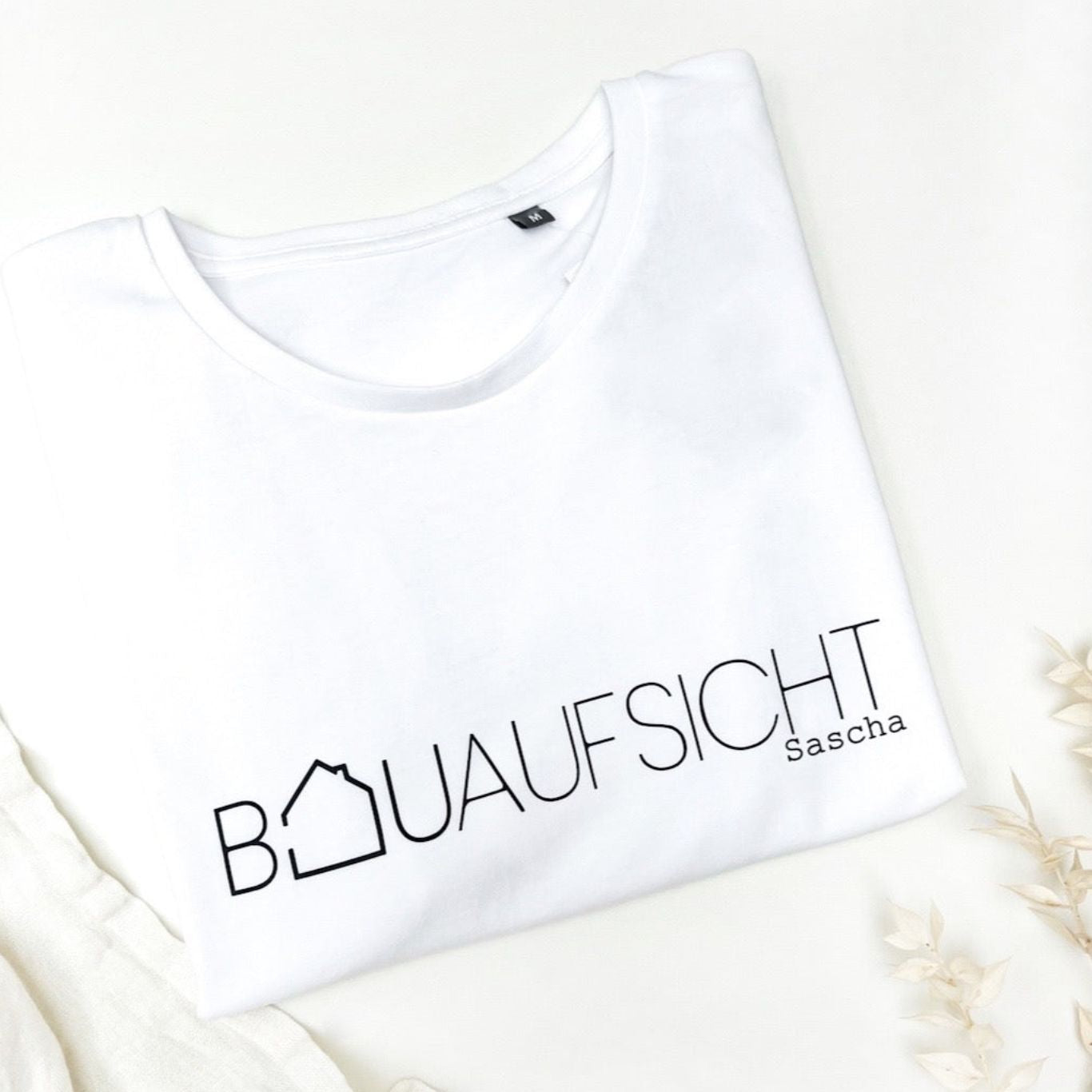 T-Shirt BAUAUFSICHT NAME (FÜR IHN) personalisiert das doppelte Plottchen®