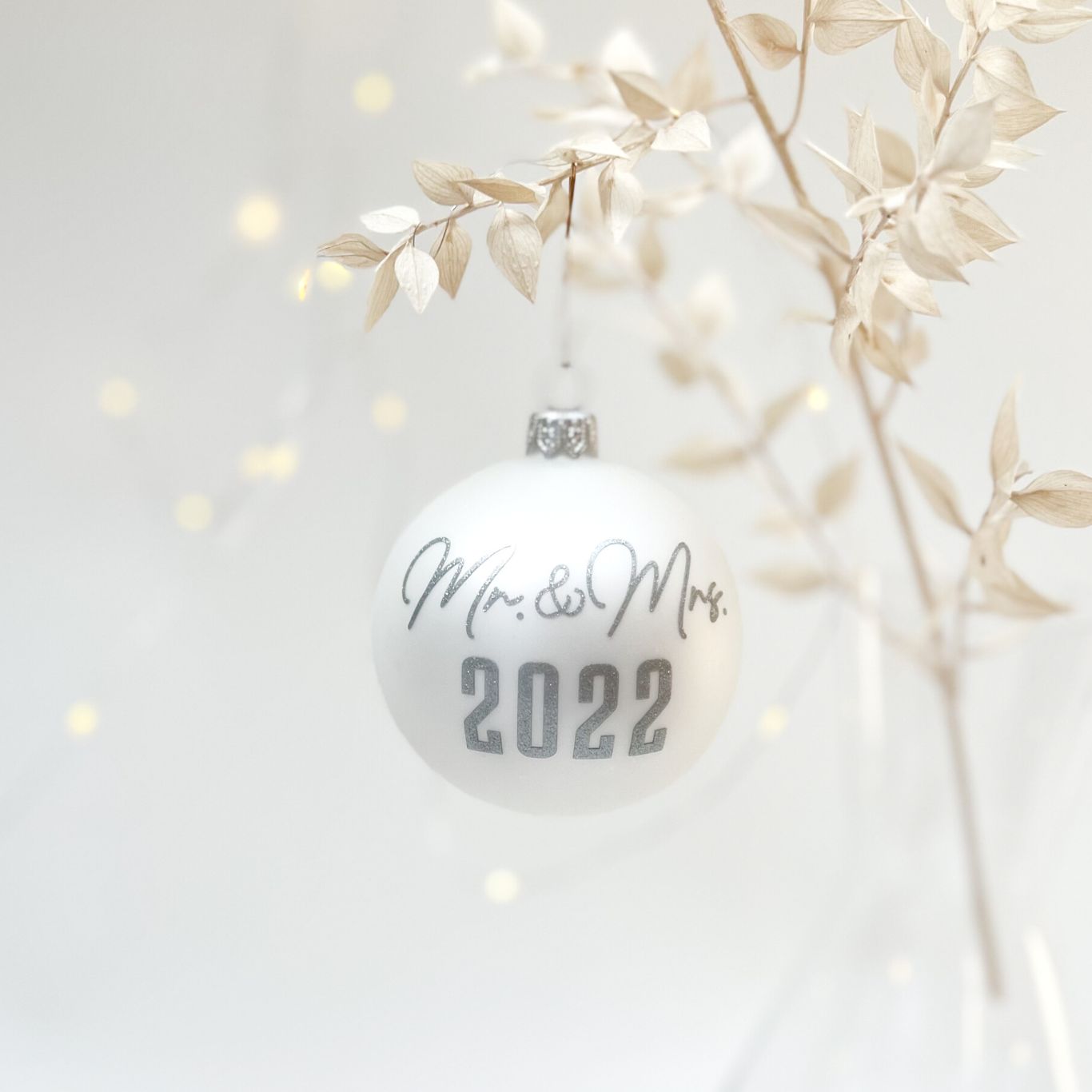 Weihnachtsbaumkugel MR&MRS + JAHR personalisiert das doppelte Plottchen®